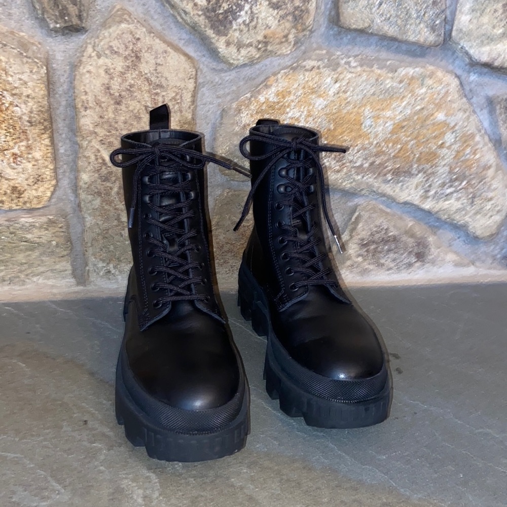 EU 40 / Unisex Black Moncler Combat Boots Limited Edition